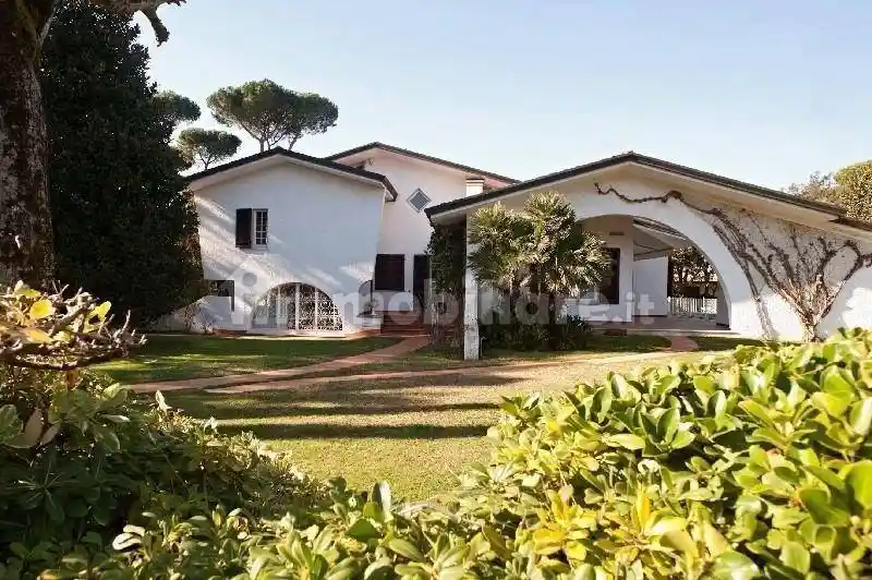 Villa in vendita a Forte dei Marmi