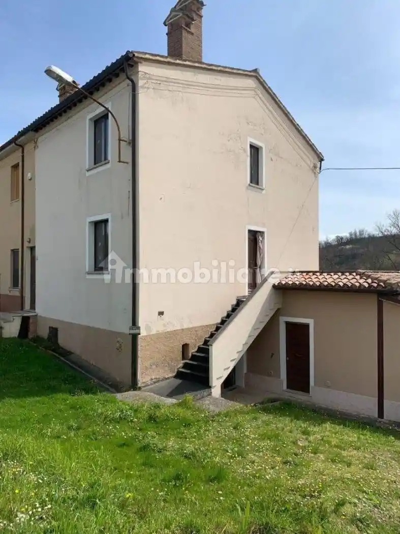 Casa indipendente in vendita a Fabriano