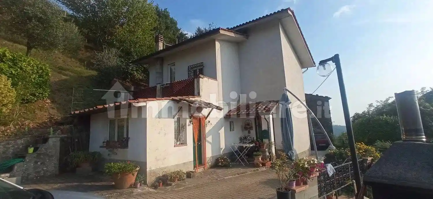 Villa in vendita a Pescia