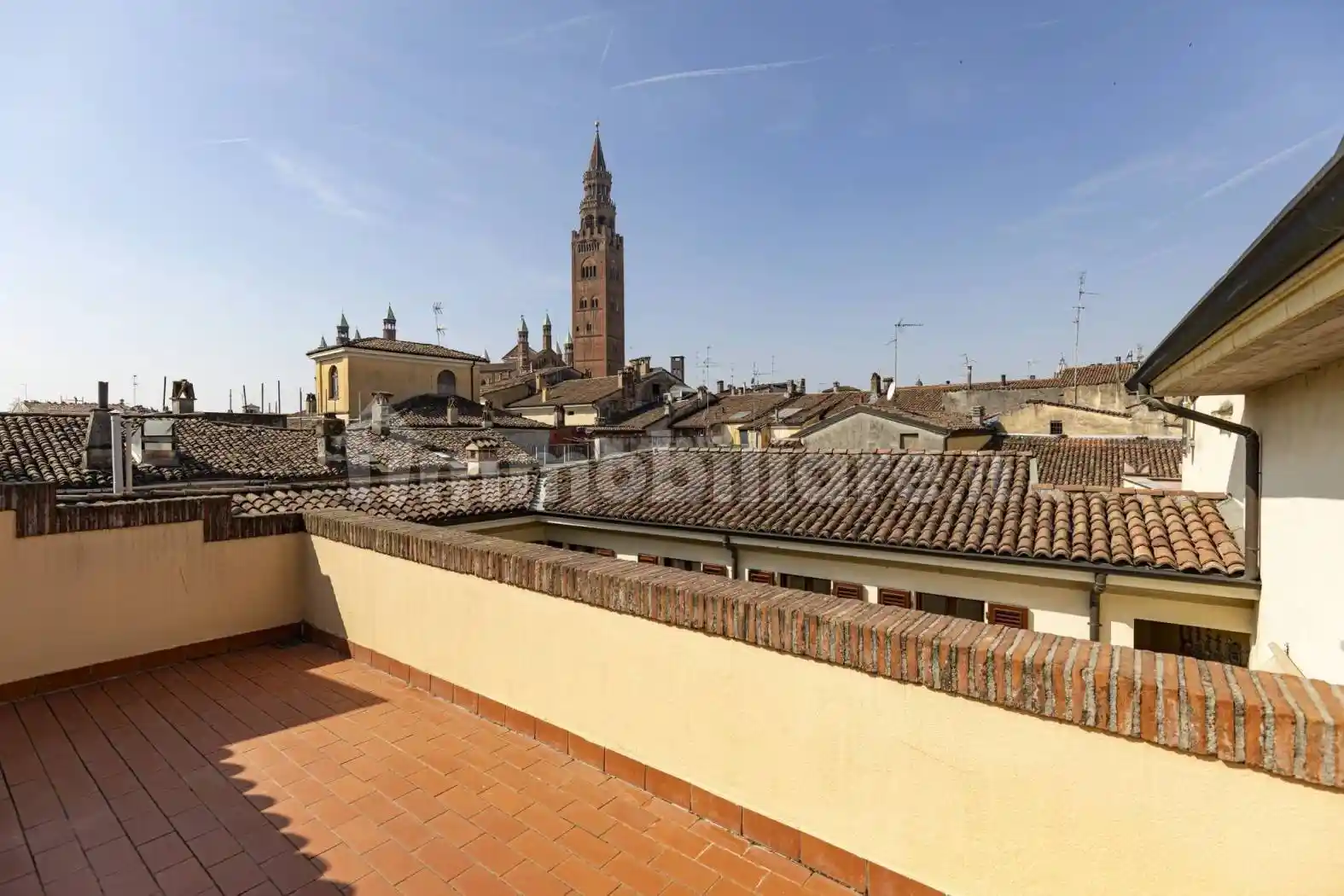 Palazzo - Edificio in vendita a Cremona