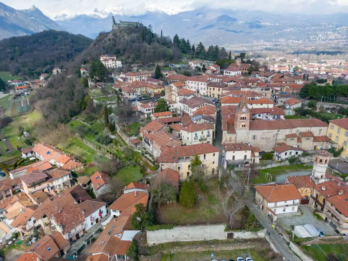 Palazzo - Edificio in vendita a Avigliana