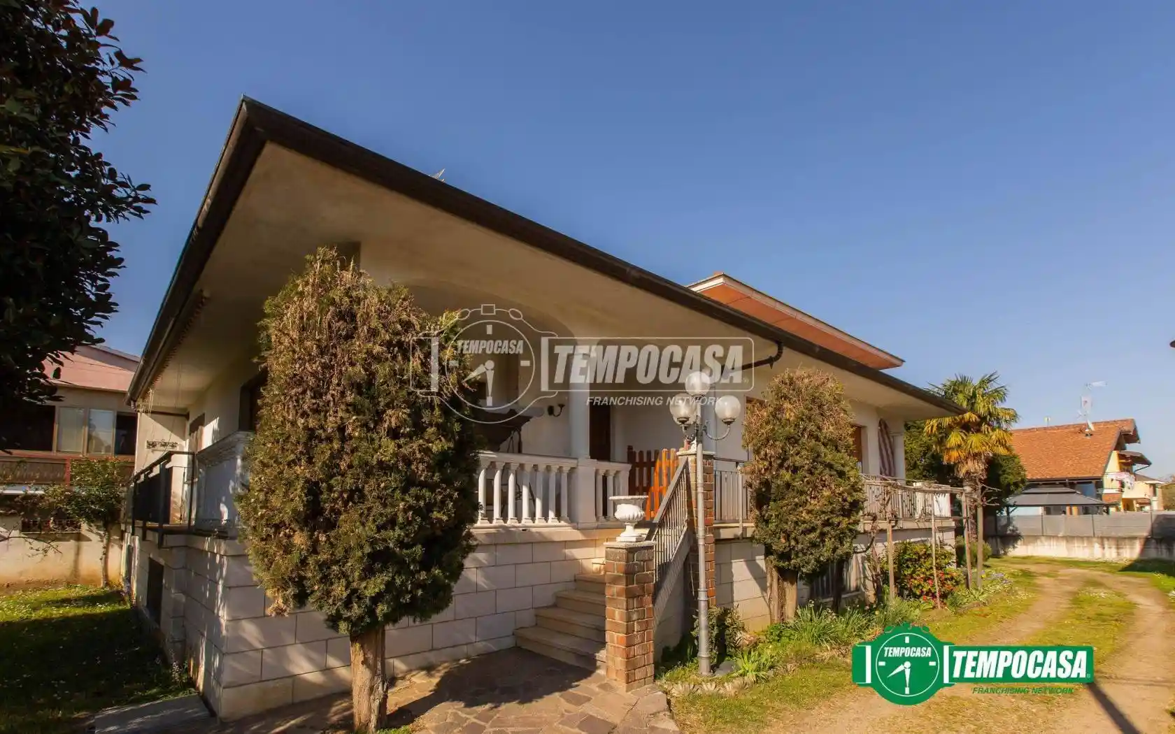 Villa in vendita a Bellinzago Novarese