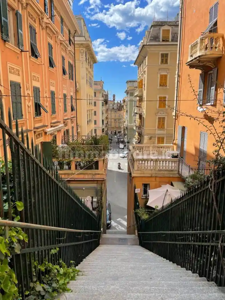 Appartamento in vendita a Genova