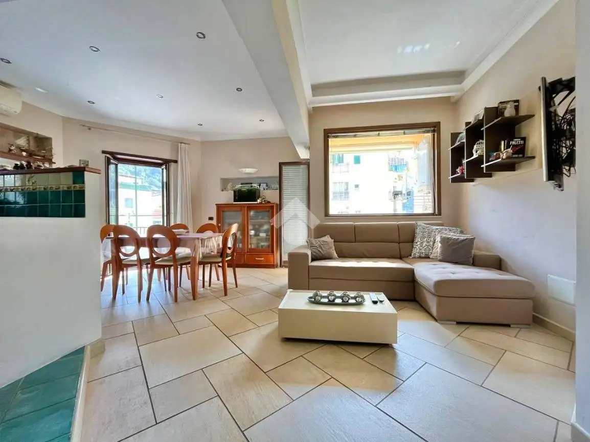 Appartamento in vendita a Napoli