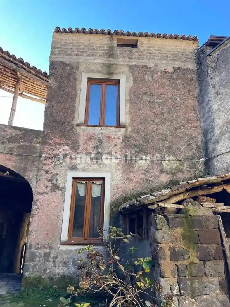 Rustico - Casale in vendita a Formicola