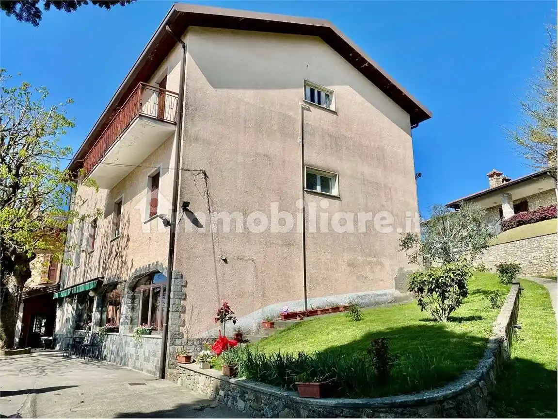 Appartamento via Alessandro Manzoni, 11, Giovenzana, Colle Brianza - foto 2