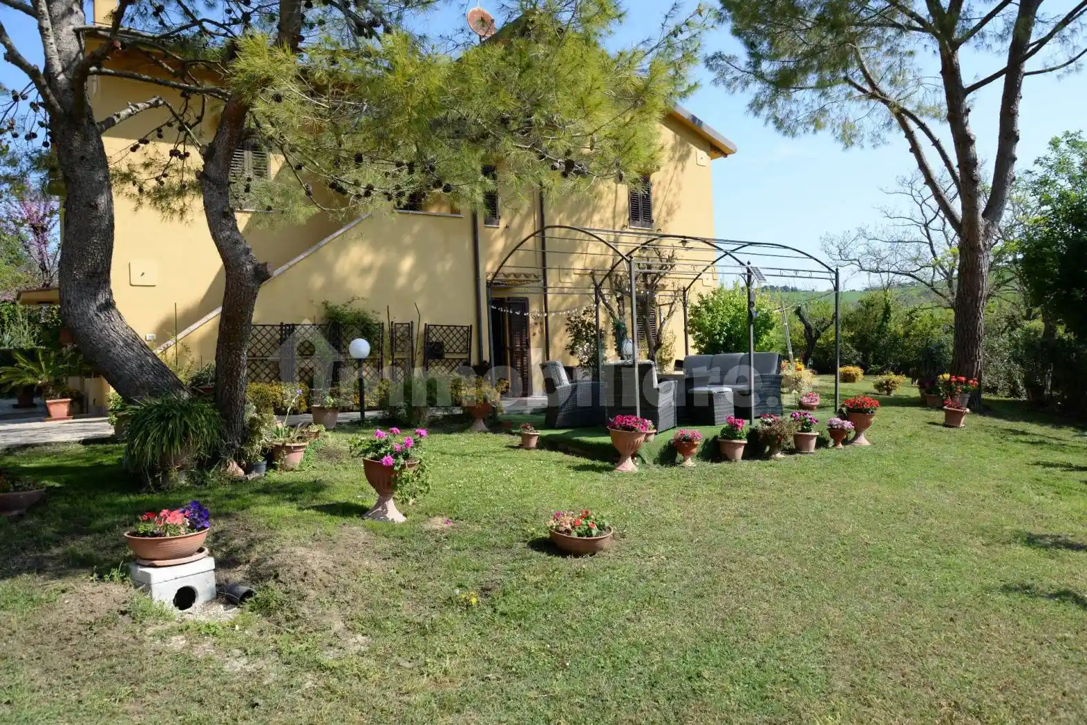 Villa in vendita a Falconara Marittima