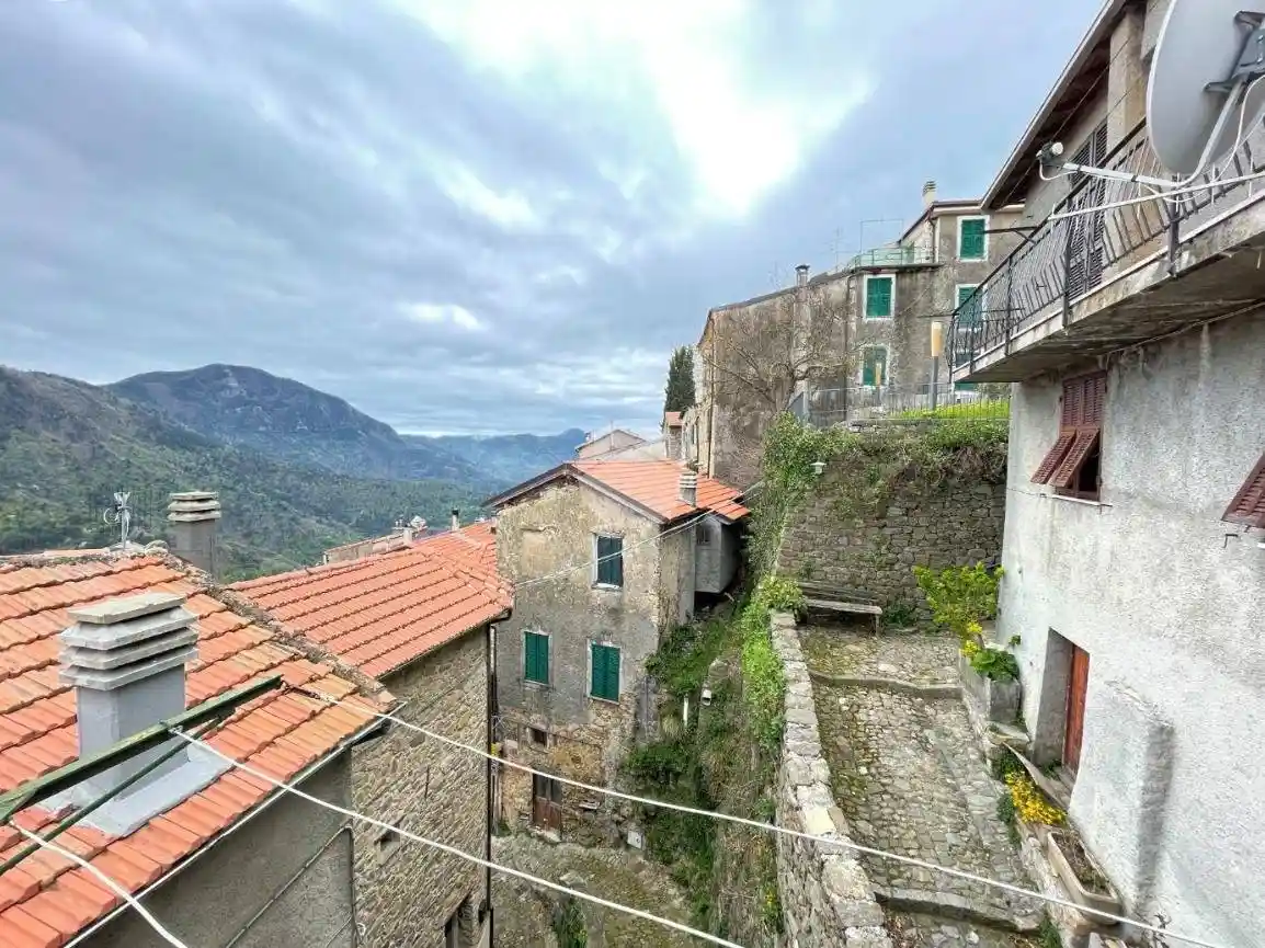 Appartamento in vendita a Bajardo