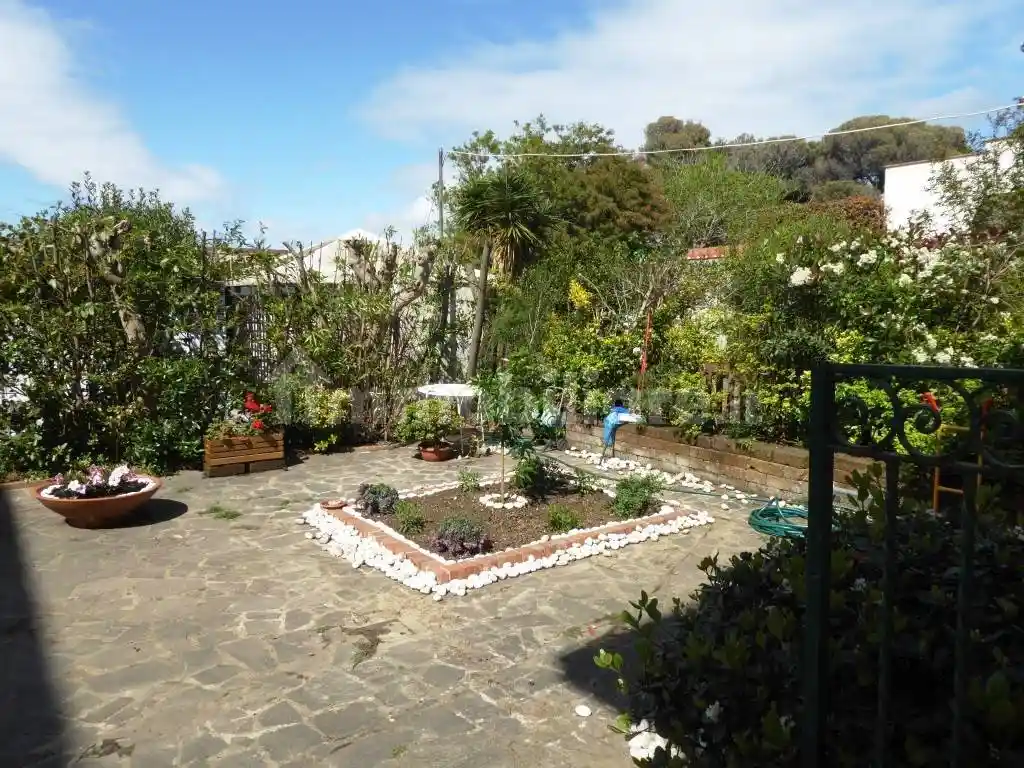 Villa in vendita a Livorno