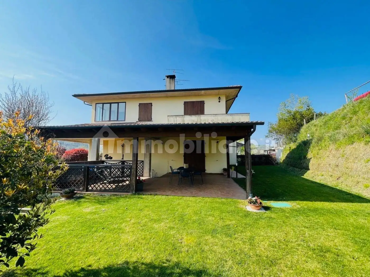 Villa in vendita a Monte San Pietro