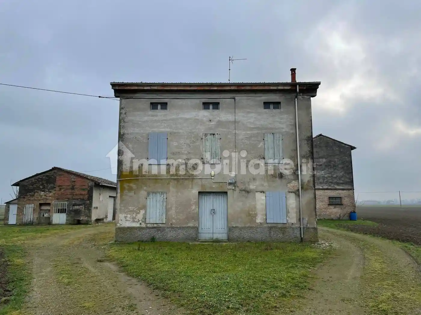 Rustico - Casale in vendita a Soragna