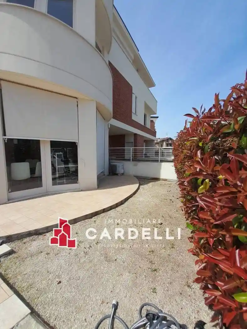 Appartamento in vendita a Montecosaro