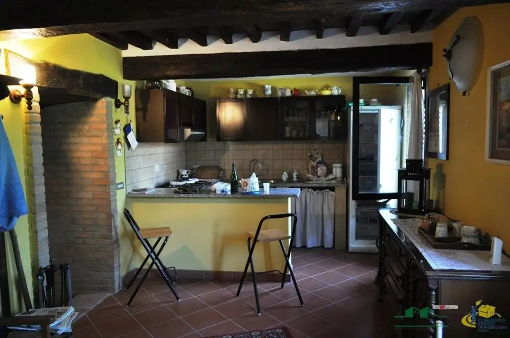 Villetta a schiera in vendita a Varano de' Melegari