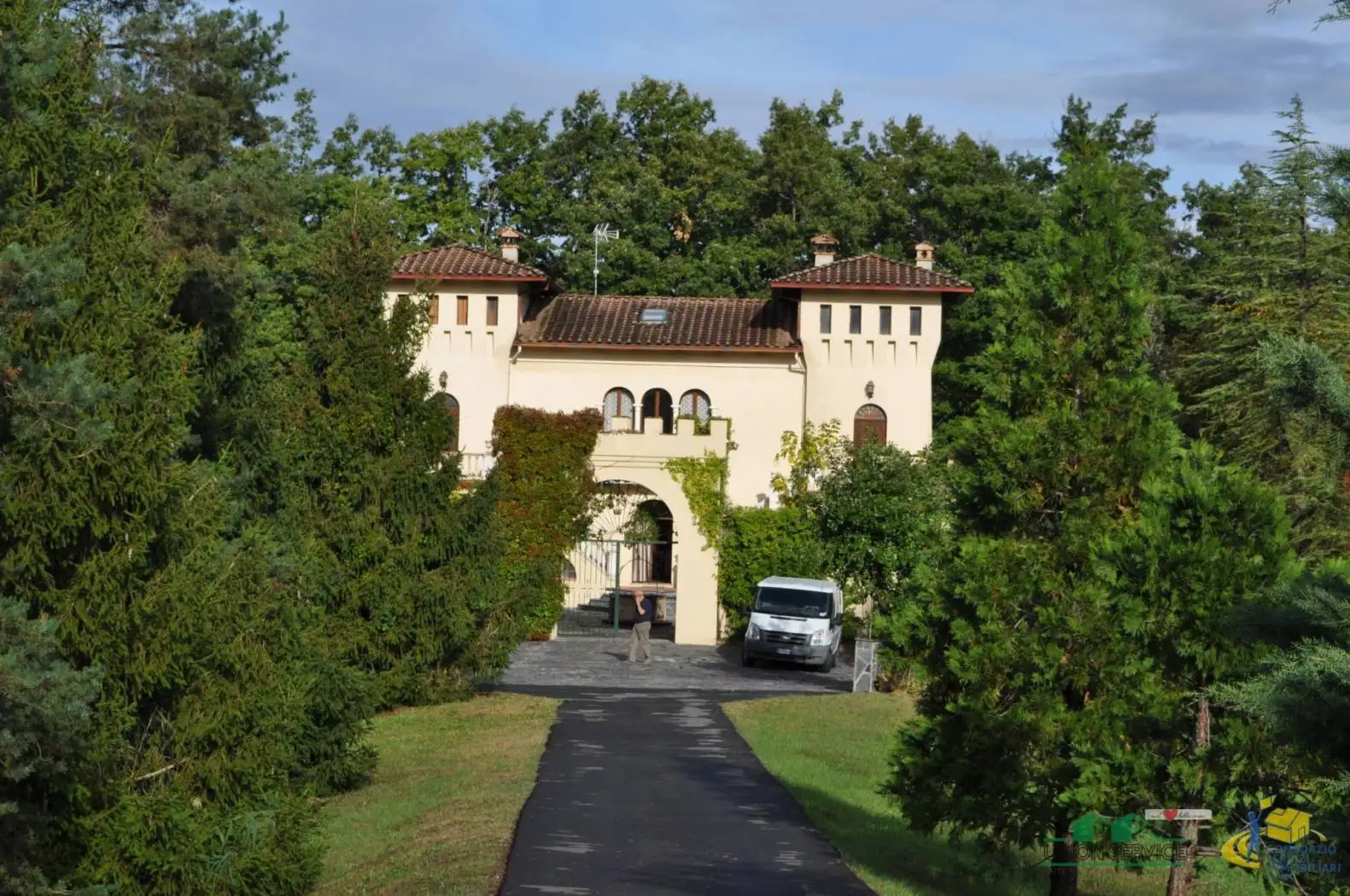 Villa in vendita a Varano de' Melegari