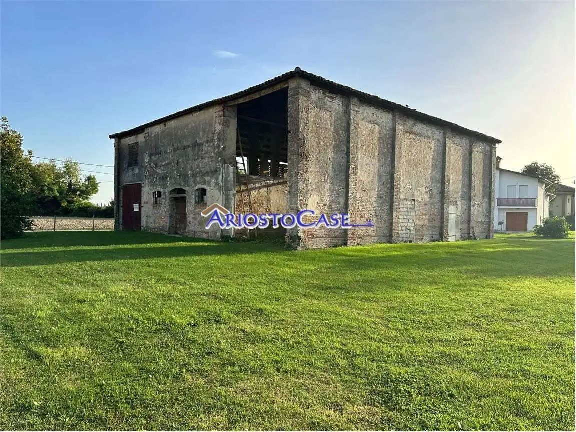 Rustico - Casale in vendita a Ferrara