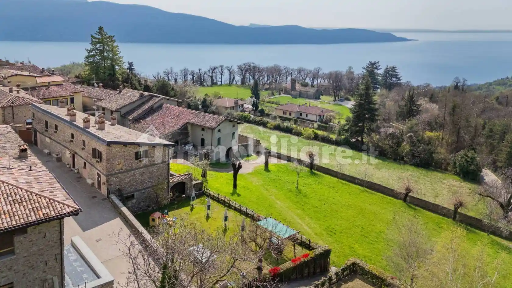 Rustico - Casale in vendita a Gargnano