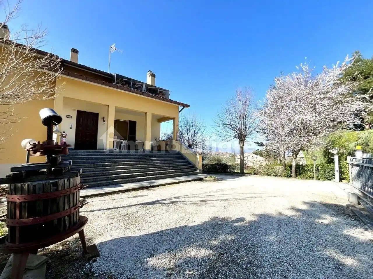 Villa in vendita a Cupramontana