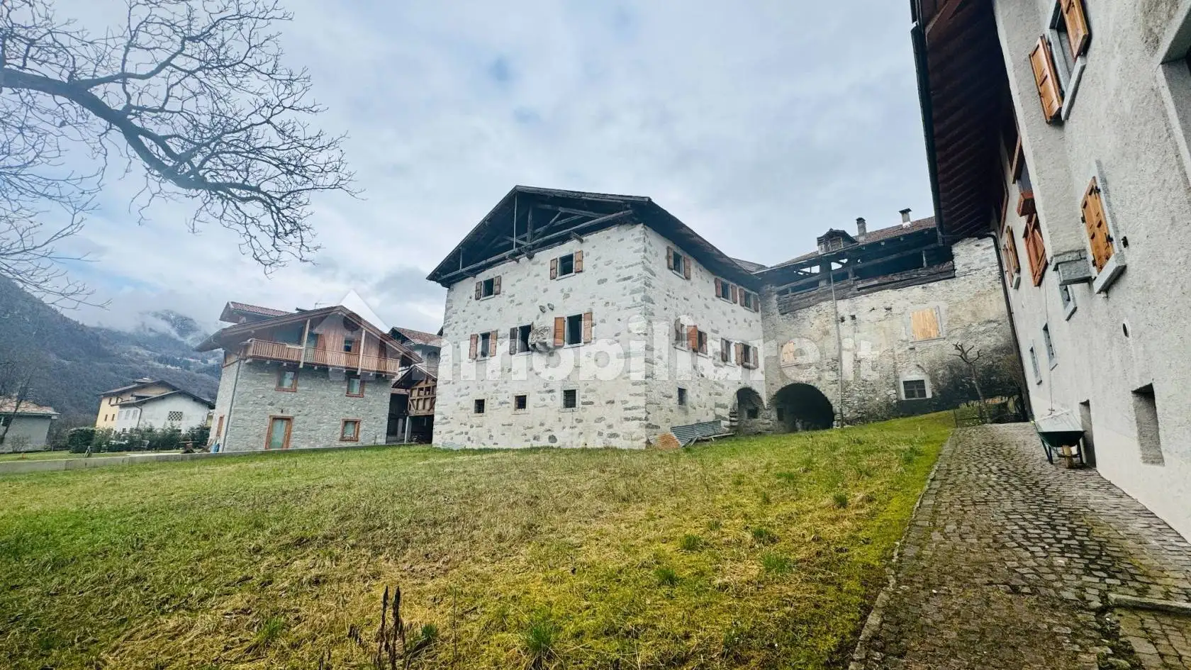 Rustico - Casale in vendita a Borgo Lares