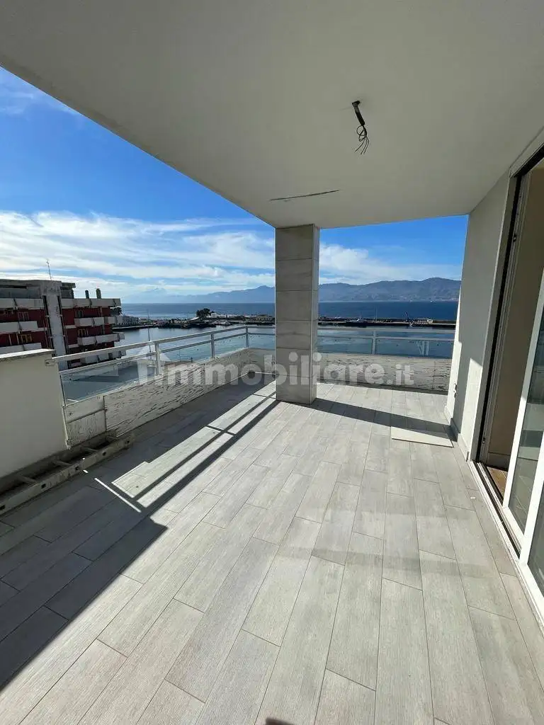 Palazzo - Edificio in vendita a Reggio Calabria