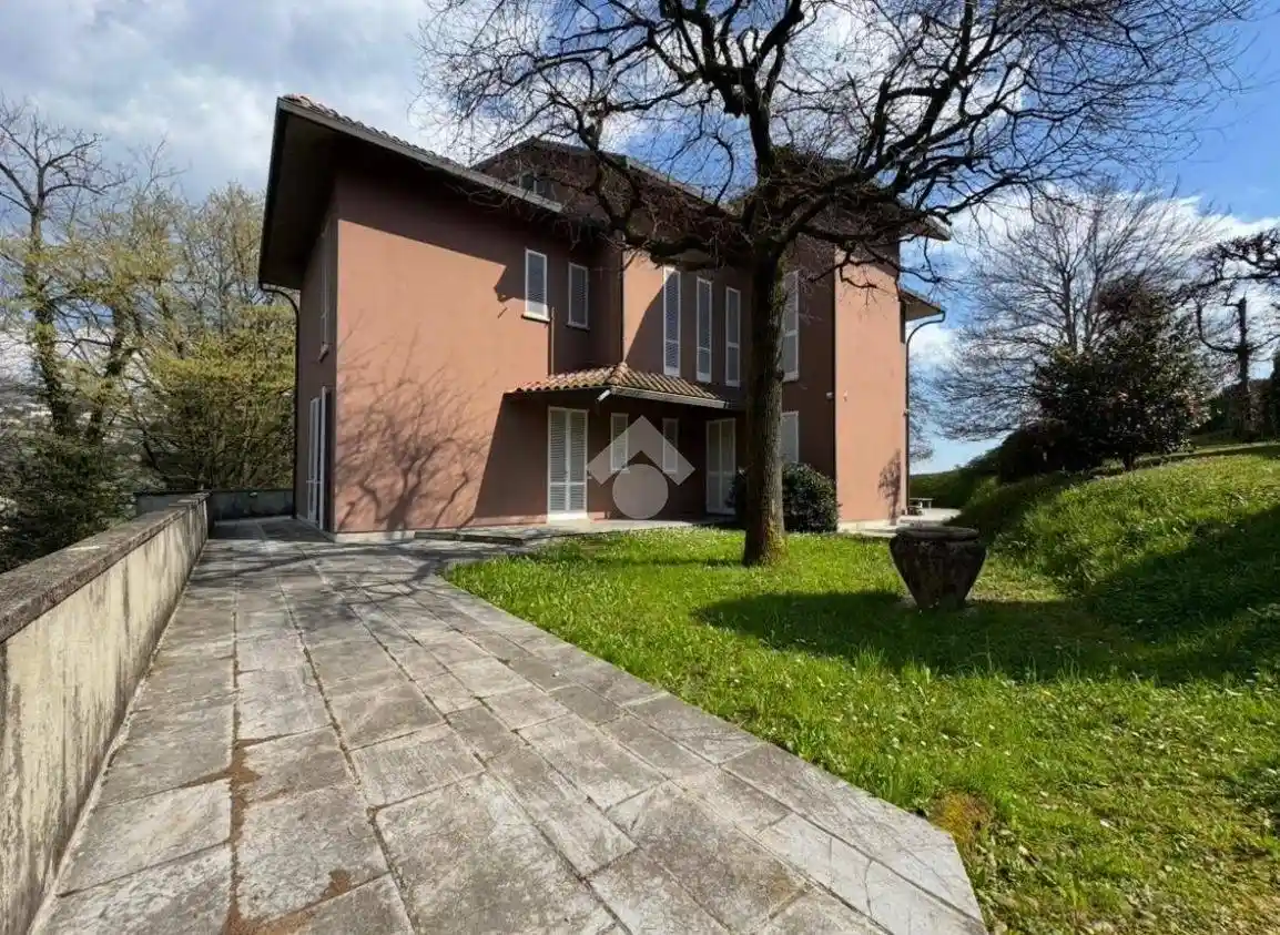 Villa in vendita a Bergamo