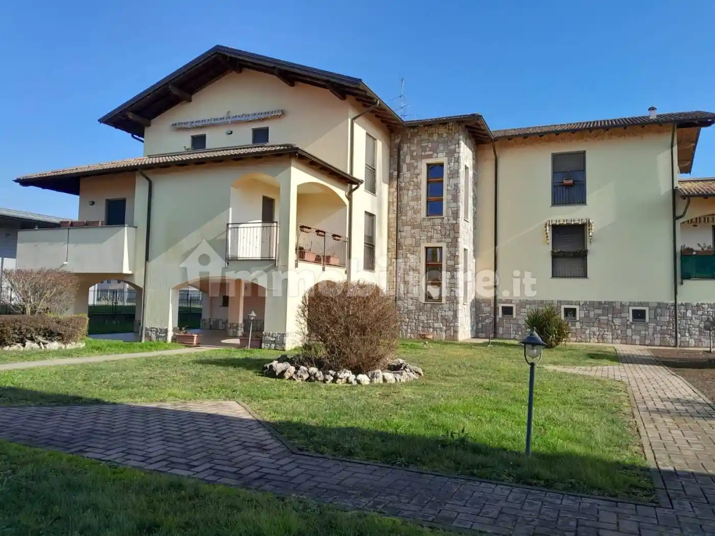 Appartamento in vendita a Cameri