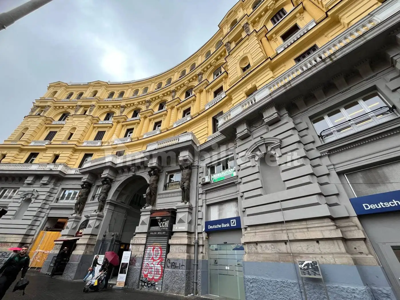 Appartamento in vendita a Napoli