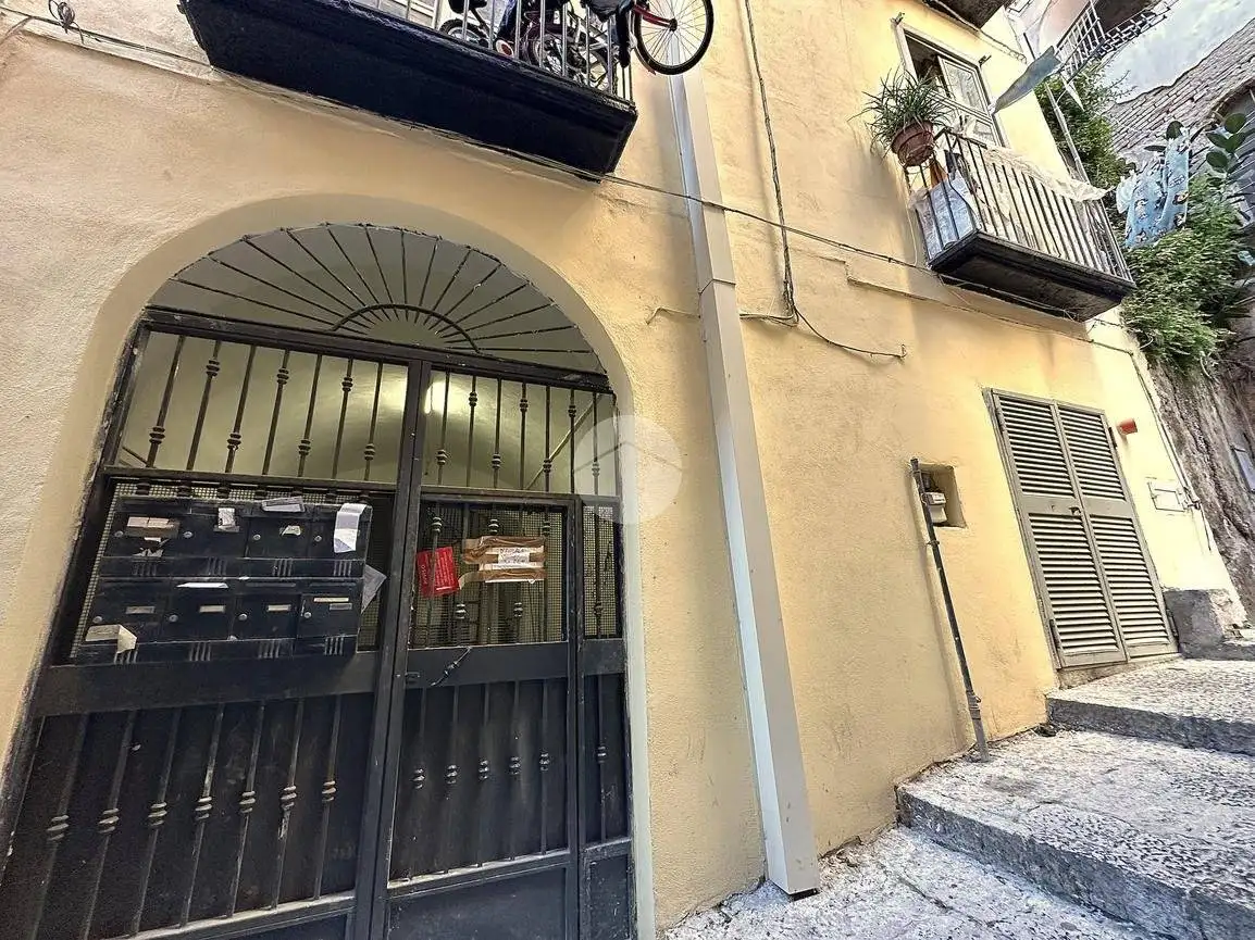 Appartamento in vendita a Napoli