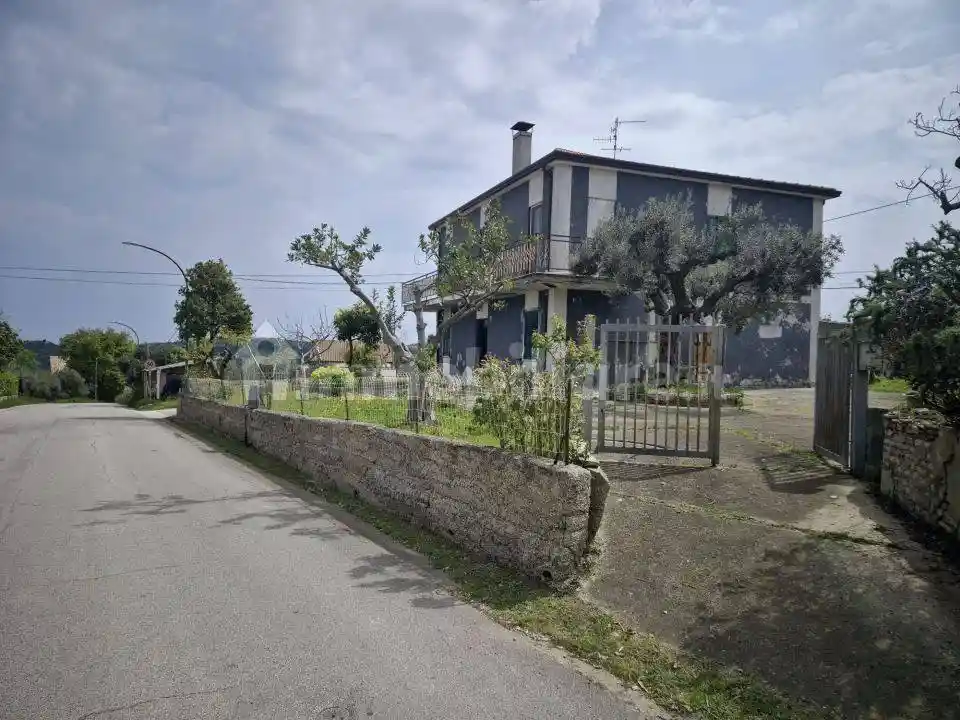 Villa unifamiliare via Sanguineto 50, Sanguineto, Torrevecchia Teatina - foto 3