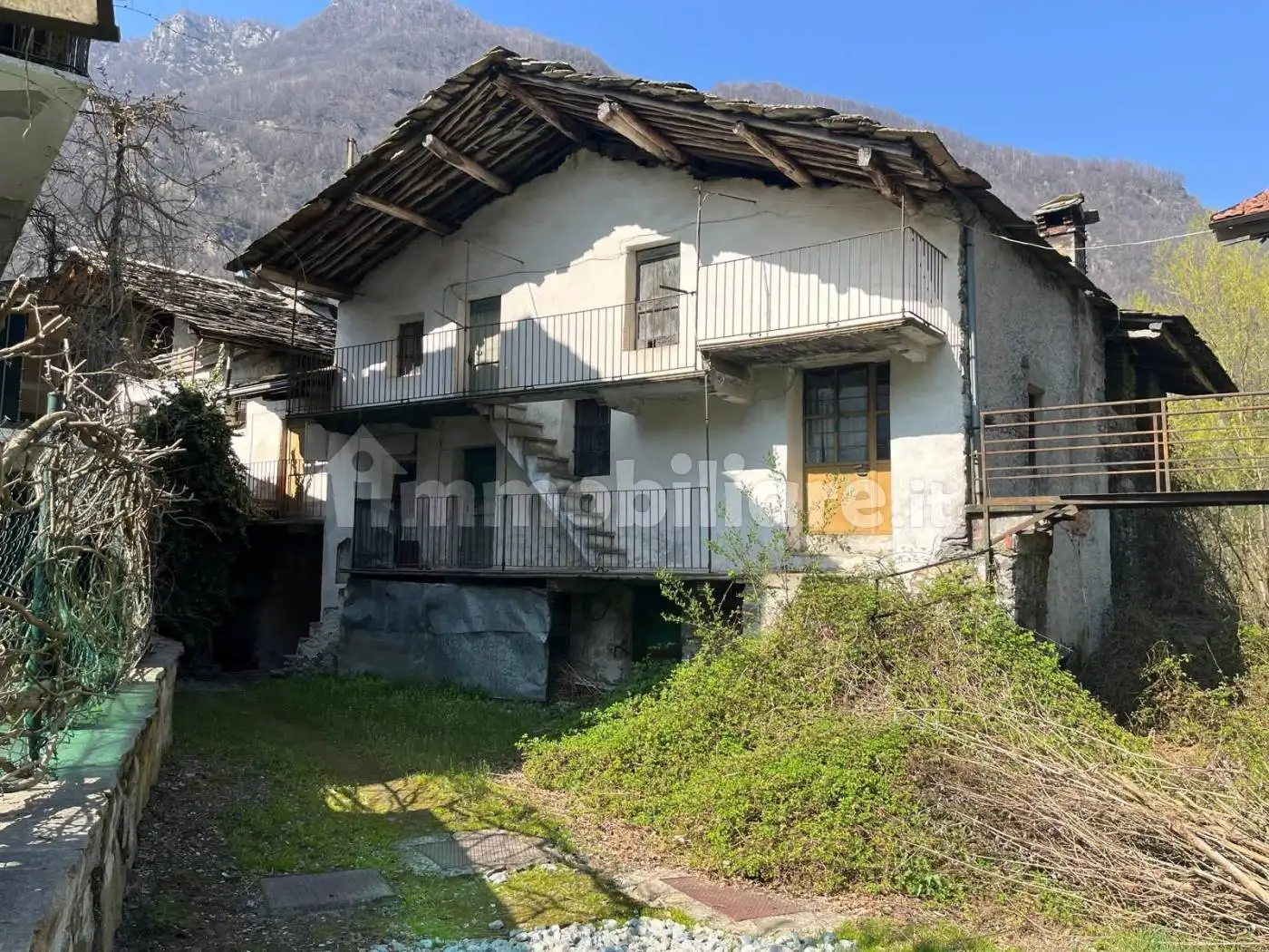 Casa indipendente in vendita a Sparone