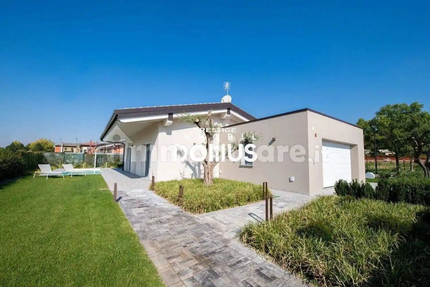 Villa in vendita a Manerba del Garda