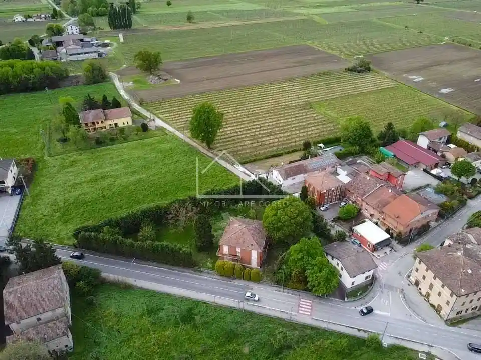 Villa in vendita a Correggio