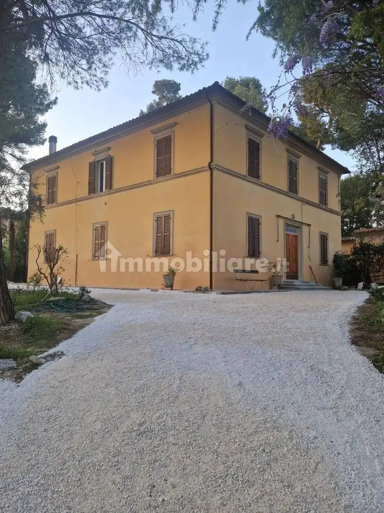 Villa in affitto a Jesi