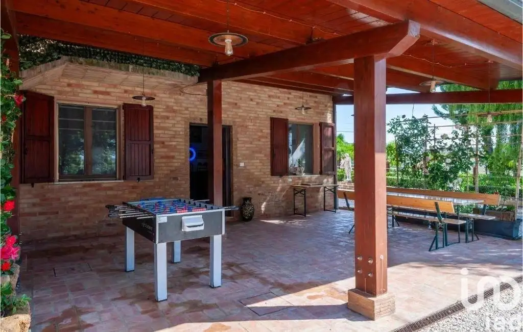 Casa indipendente in vendita a Ostra Vetere