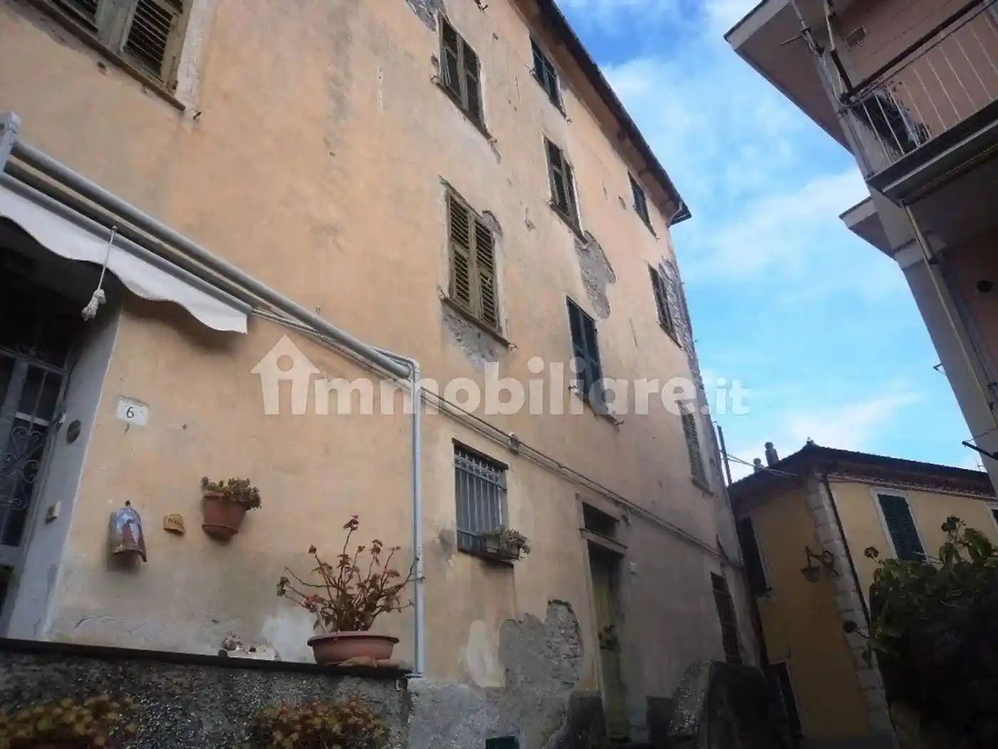 Palazzo - Edificio in vendita a Deiva Marina