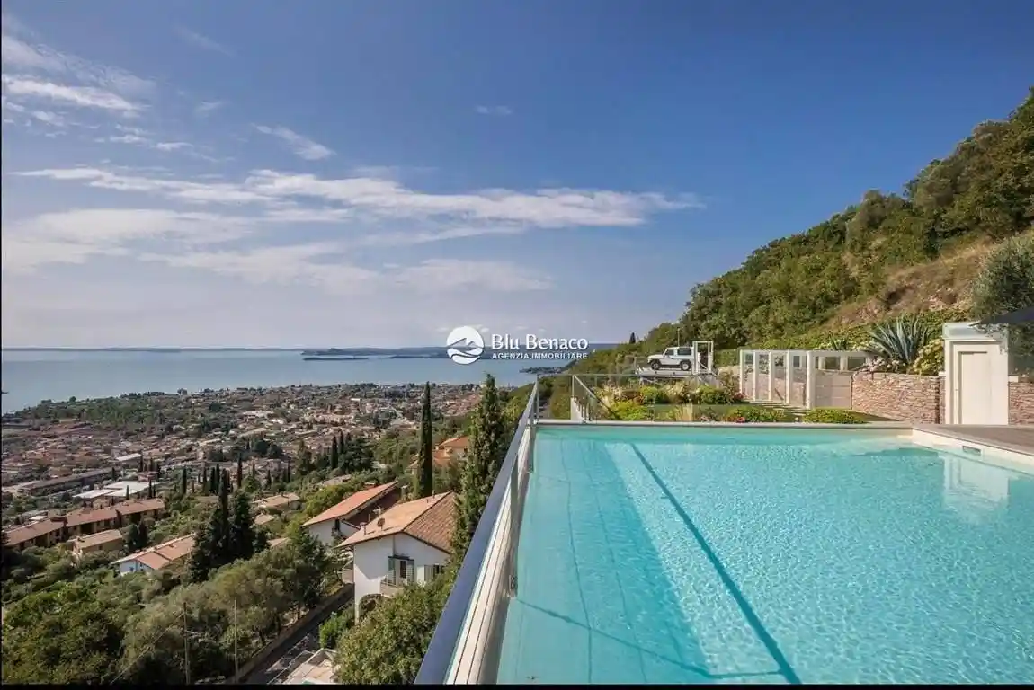 Villa in vendita a Toscolano-Maderno