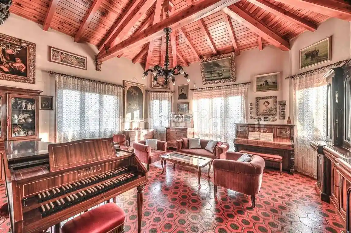 Villa in vendita a Gargnano