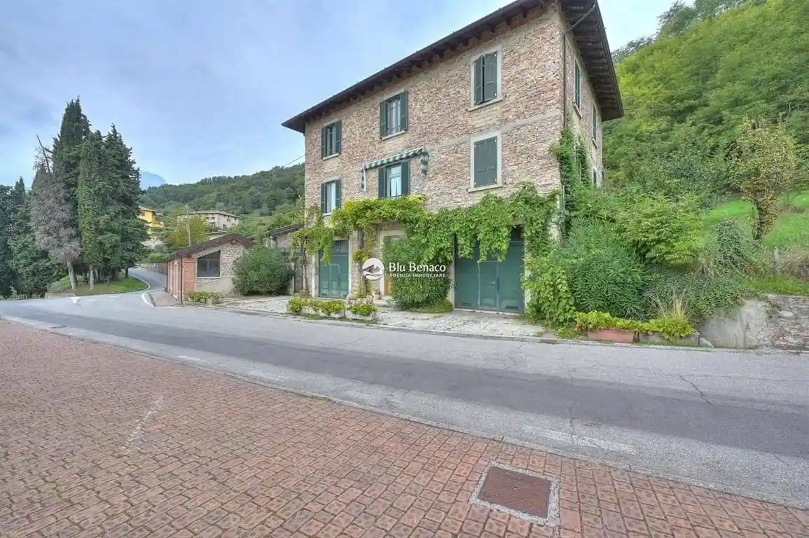 Casa indipendente in vendita a Gargnano