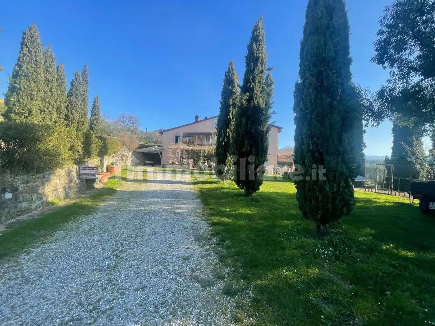 Rustico - Casale in vendita a Lucca