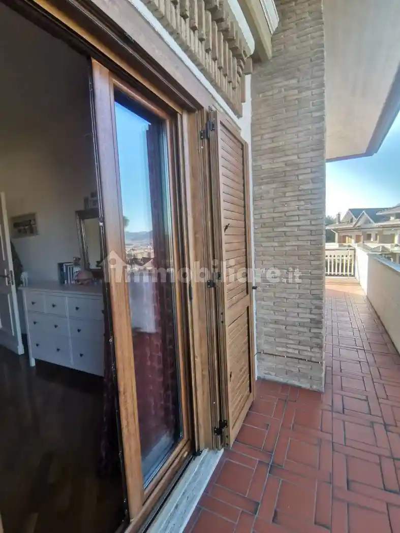 Villa bifamiliare via Tuoro Cappuccini, A. Annarumma, A. Gasperi, F. Tedesco, Avellino - foto 5