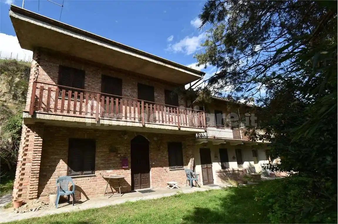 Casa indipendente in vendita a Vezza d'Alba