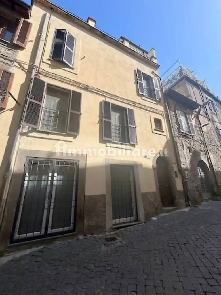 Casa indipendente in vendita a Viterbo