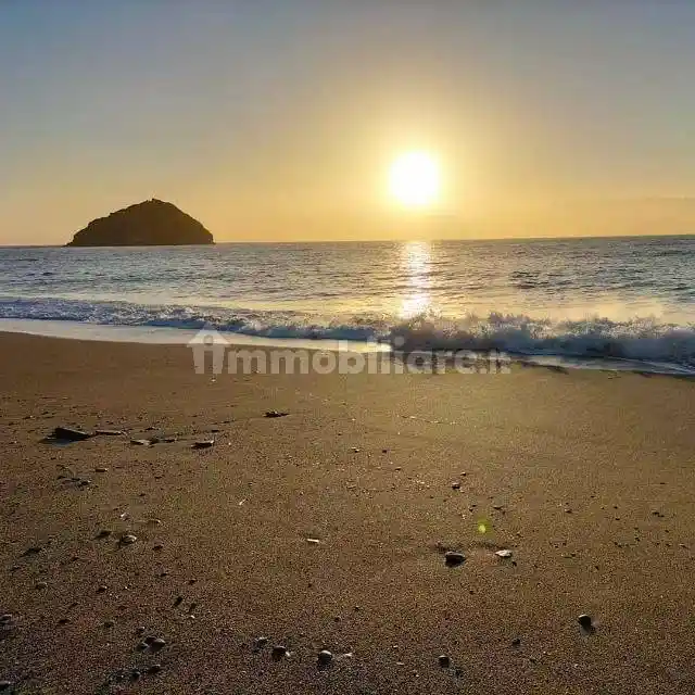 Palazzo - Edificio in vendita a Spotorno