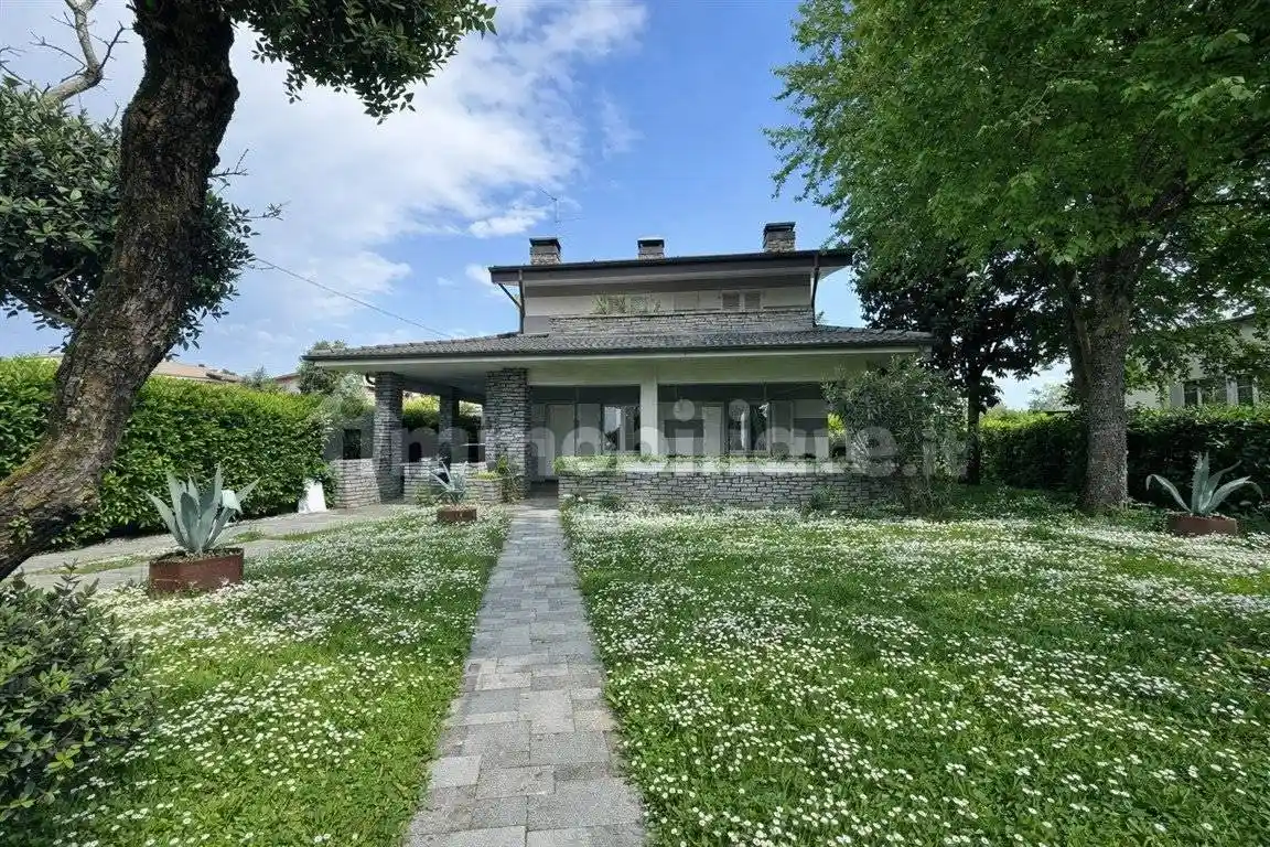 Villa in vendita a Palazzolo sull'Oglio