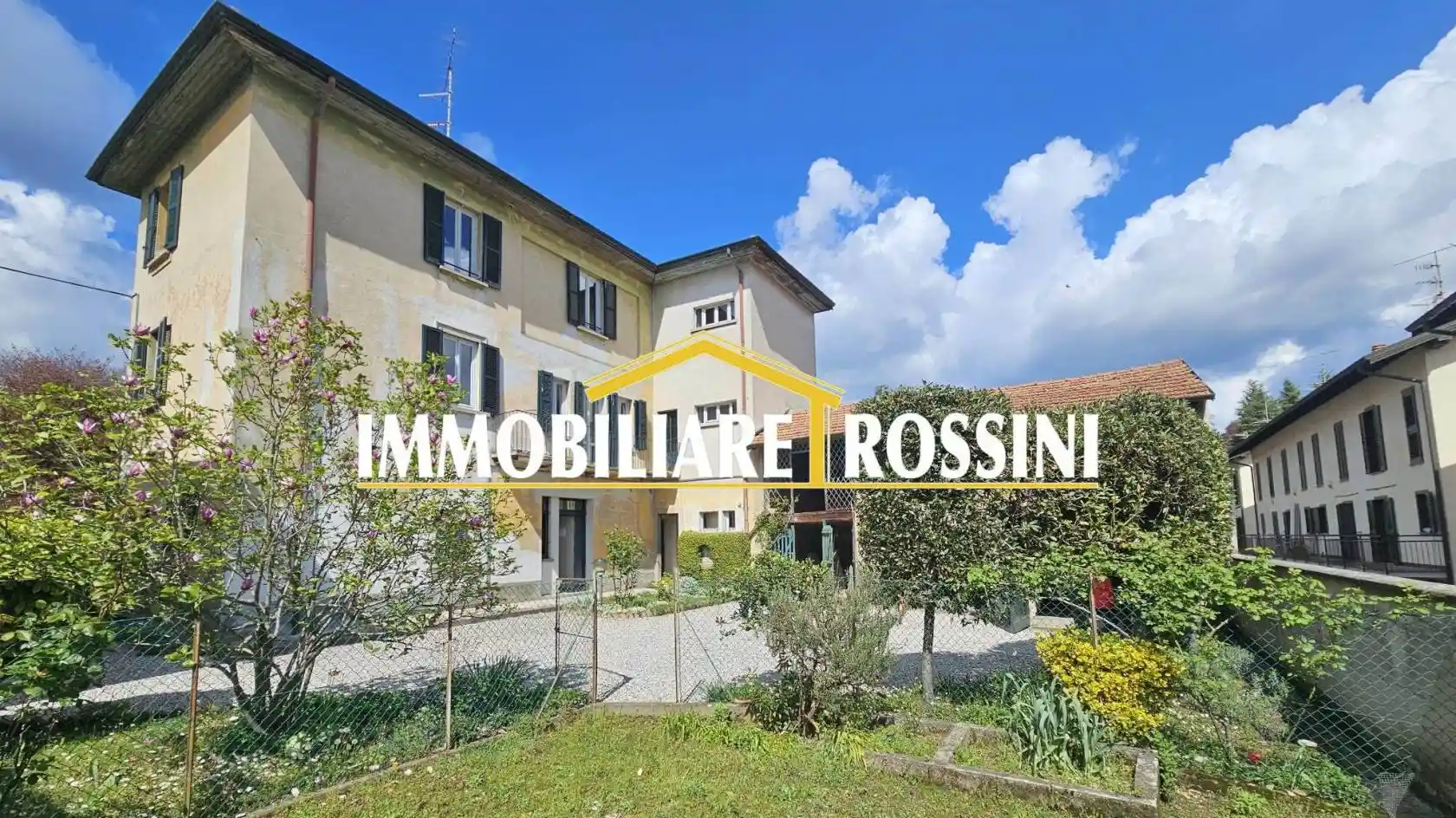 Casa indipendente in vendita a Malnate