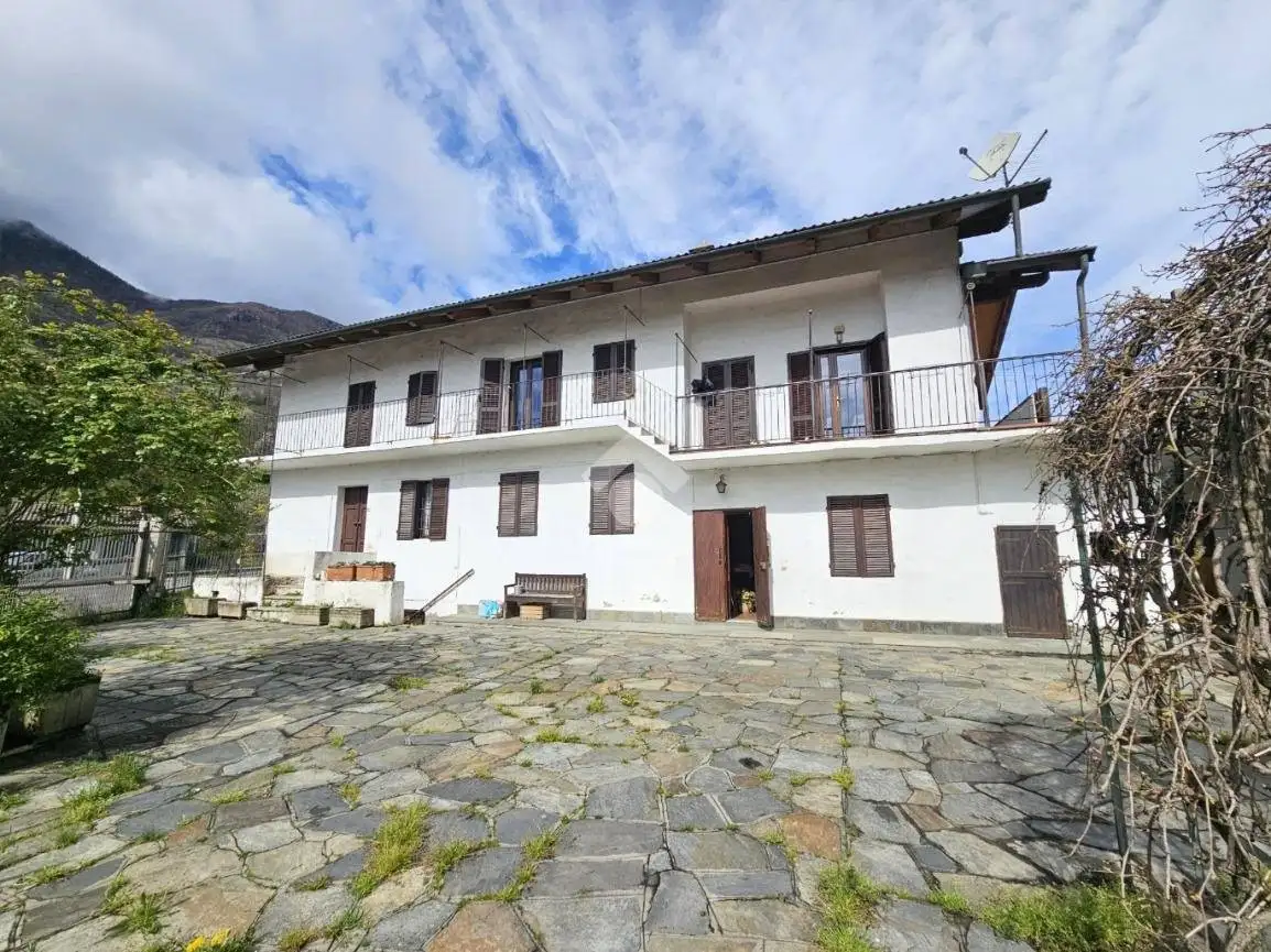 Casa indipendente in vendita a Inverso Pinasca