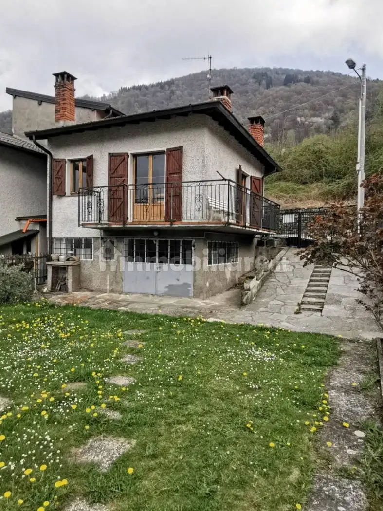 Casa indipendente in vendita a Schignano
