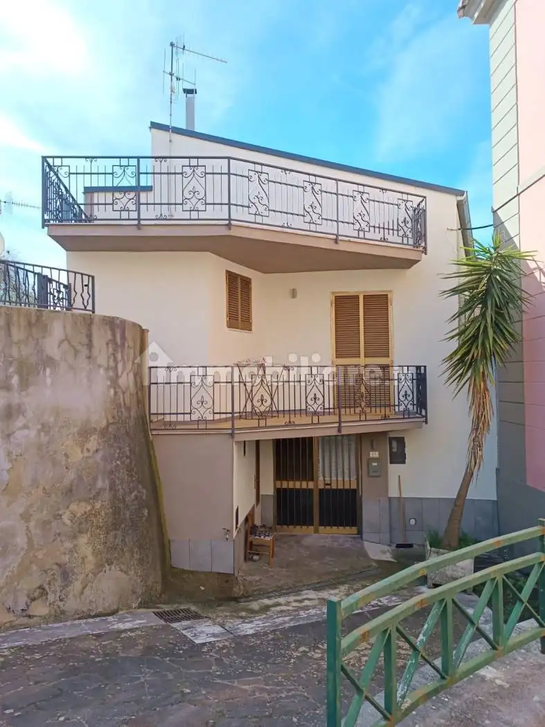 Villa in vendita a San Salvatore Telesino