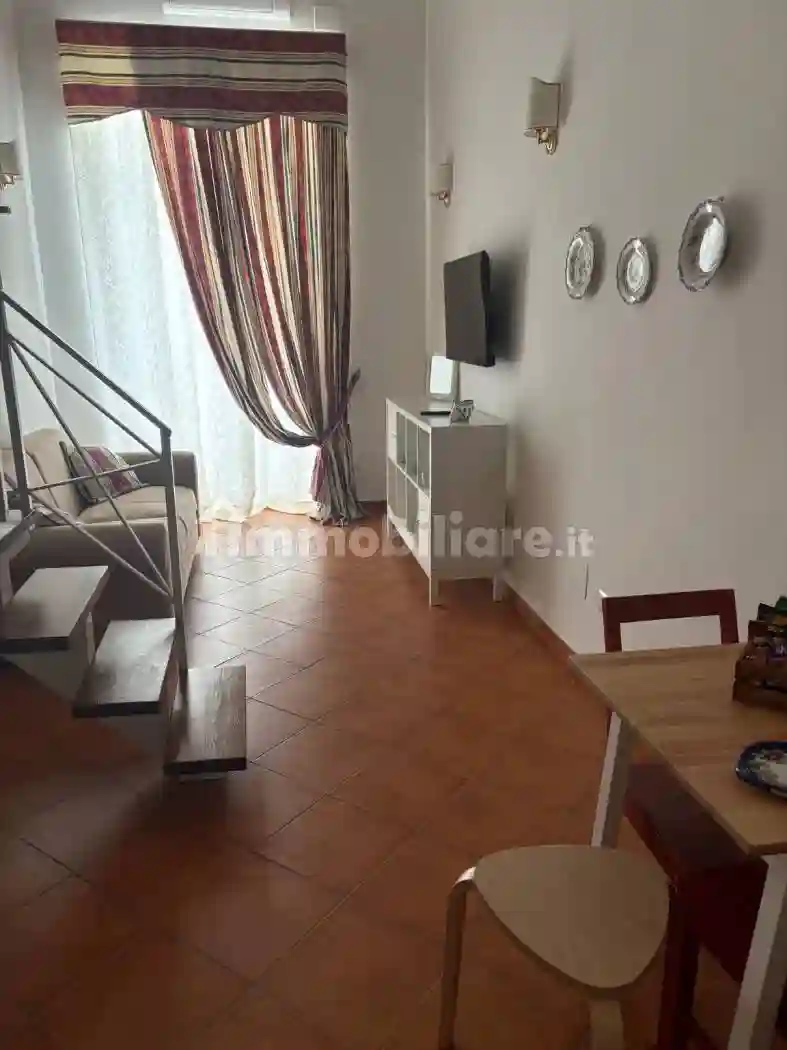 Palazzo - Edificio in Affitto - foto 4