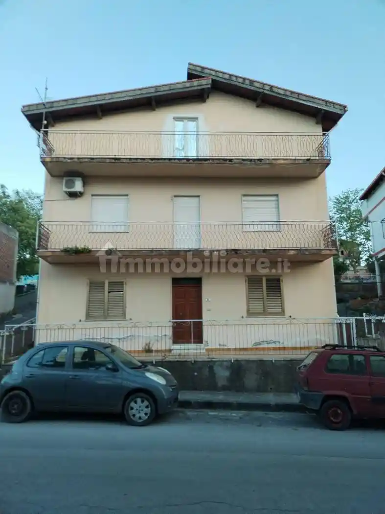 Palazzo - Edificio in vendita a Librizzi
