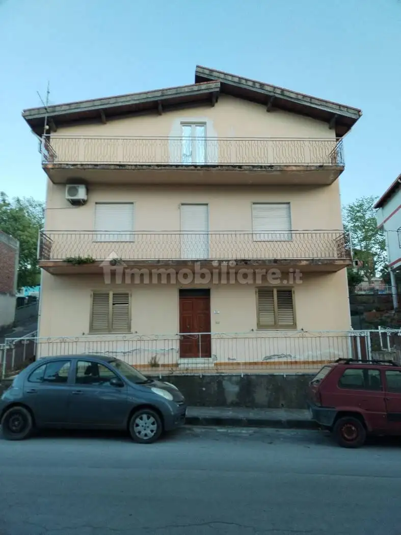 Palazzo - Edificio in vendita a Librizzi